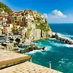 Lory's Manarola
