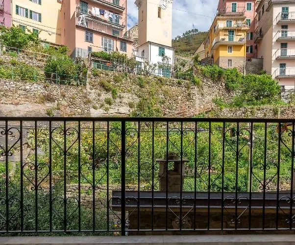 Lory's Gasthuis Manarola